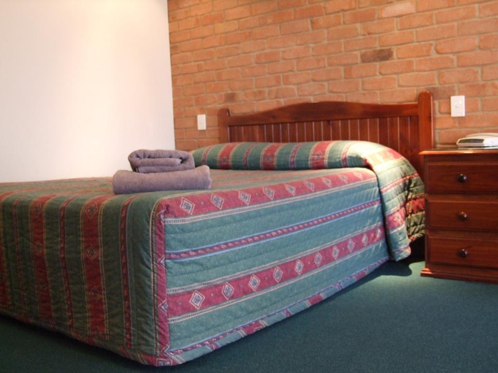 Cobar Town & Country Motor Inn Zimmer foto